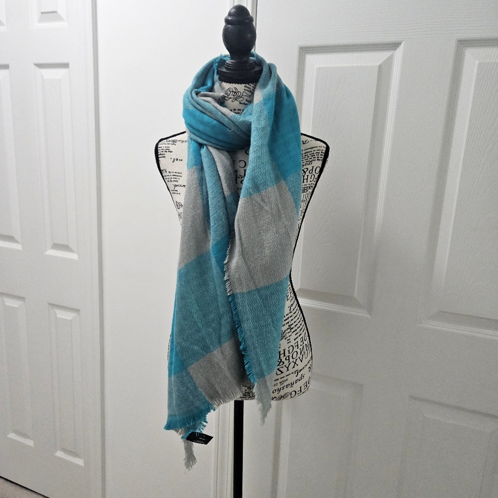 Printed Shawl. One Size